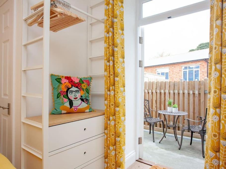 2 Central, Spacious, Apartment With Private Patio Sidmouth Luaran gambar