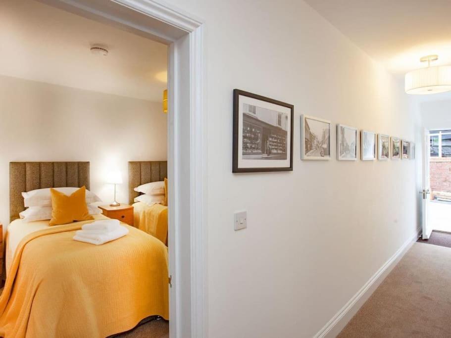 2 Central, Spacious, Apartment With Private Patio Sidmouth Luaran gambar