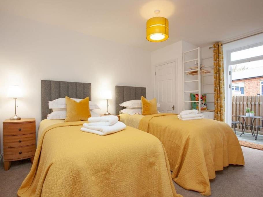 2 Central, Spacious, Apartment With Private Patio Sidmouth Luaran gambar