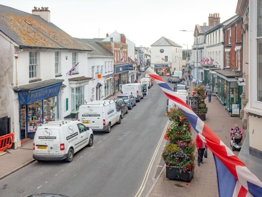 2 Central, Spacious, Apartment With Private Patio Sidmouth Luaran gambar