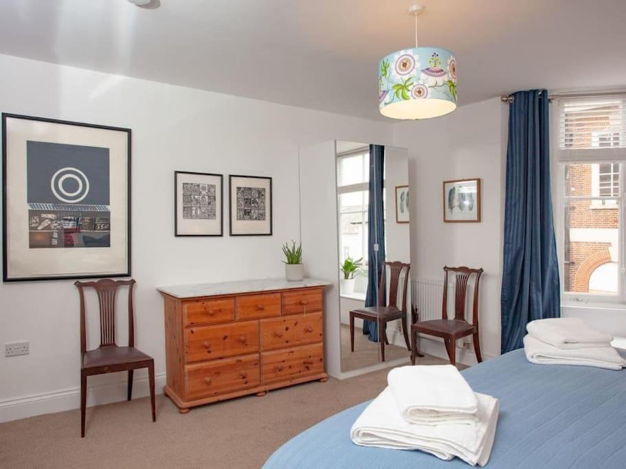2 Central, Spacious, Apartment With Private Patio Sidmouth Luaran gambar