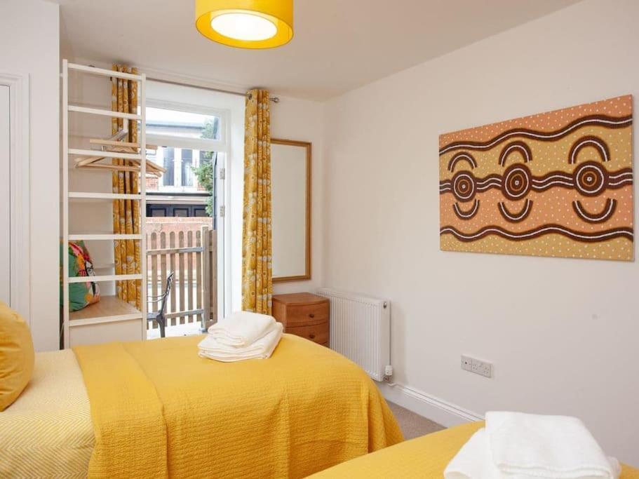 2 Central, Spacious, Apartment With Private Patio Sidmouth Luaran gambar